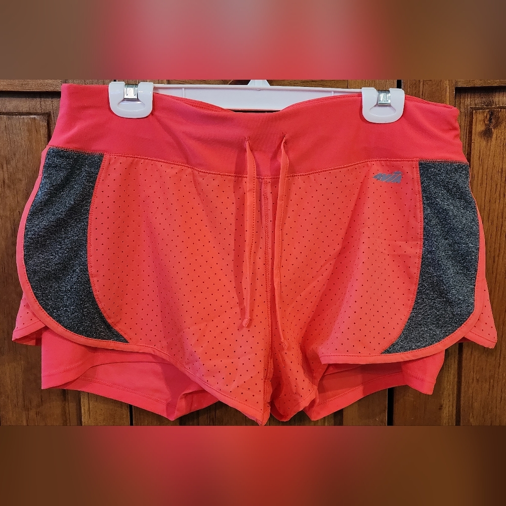 Woman's Avia Coral/Orange Activewear Shorts (L) - drawstring